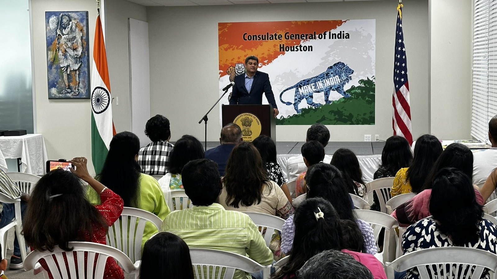As part of the #Plant4Mother campaign launched by PM, a painting competition for the local school children was organised by the Consulate in association with BAPS, Bharathi Kalai Manram, Indian Muslims Association of Greater Houston, Tagore Society of Houston and St. Thomas Mar Thoma Church. Well known Indian American artist Mr. Gopal Seyn and Marine conservation artist Ms. Janavi M Folmsbee adjudged the art works and participated in the felicitation event attended by the selected young artists with their parents, and members of the Indo-American Community
