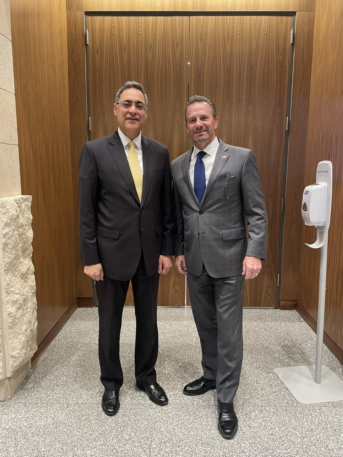 Consul General met Mayor Patrick Payton of Midland, Texas on December ,05,2022