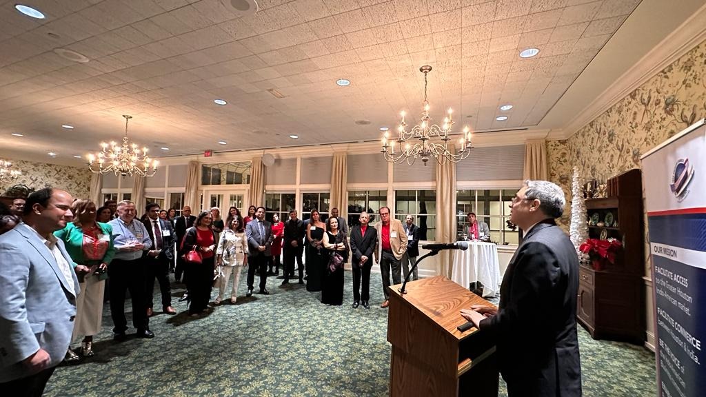 Consul General interacted with business leaders & professionals from a range of areas including energy, healthcare, technology, media & education at the event organized by the 
IACCGH on December 13, 2022