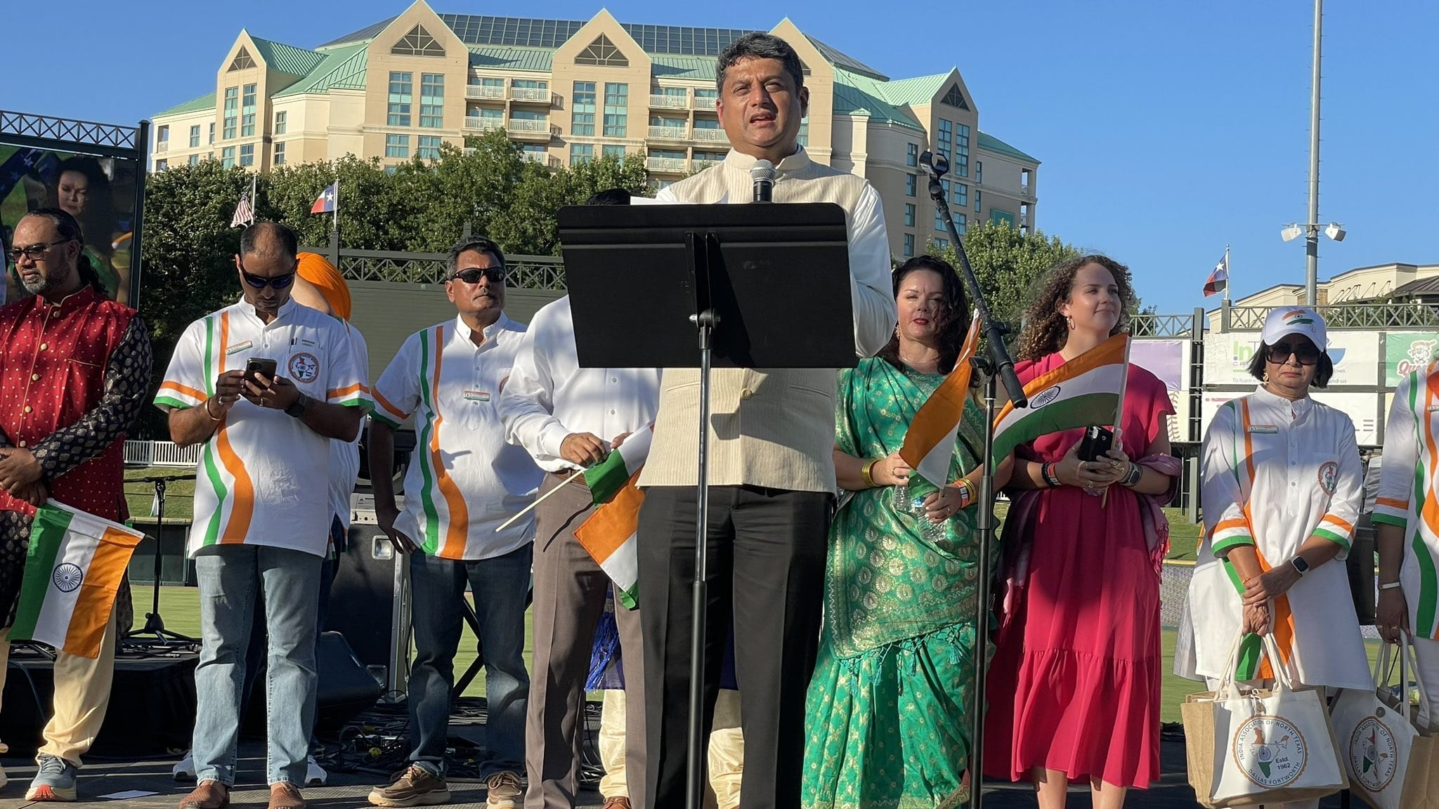 Consul General participated in the annual signature event Anand Bazar celebrating India’s Independence organised by IANT, Dallas on August 12,2023