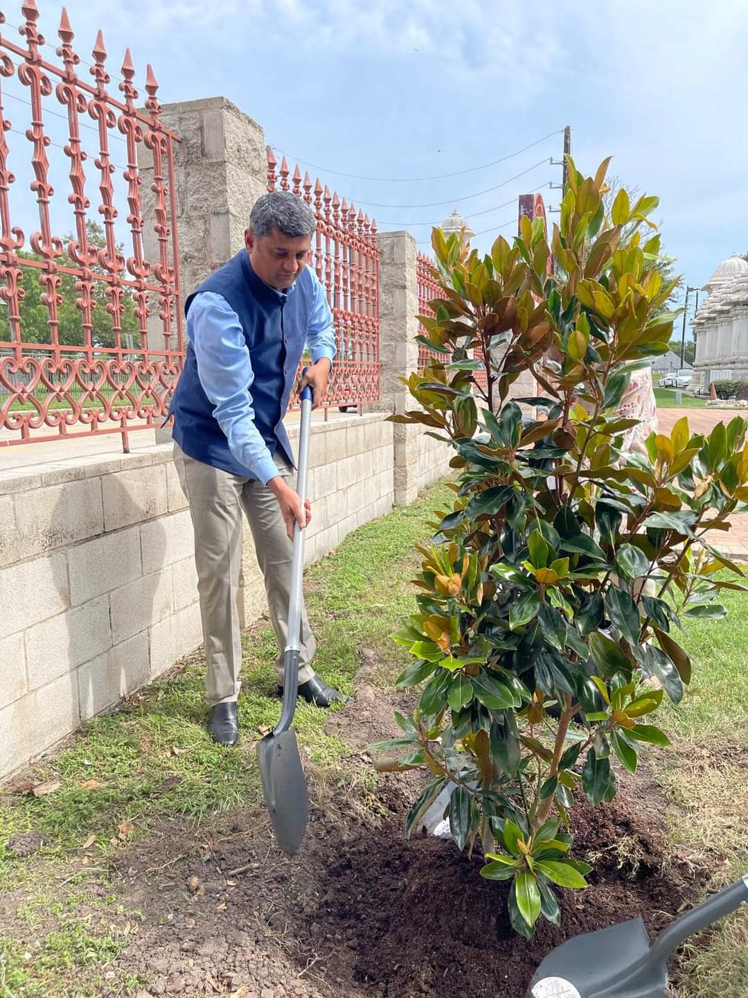 On the auspicious occasion of Guru Poornima, Consul General joined BAPS Houston and Indian Community leaders to plant a tree at Shri Swaminarayan Mandir, Houston. Series of tree planting events in Houston in line with Hon. PM's Plant4Mother initiative contributing to a greener future